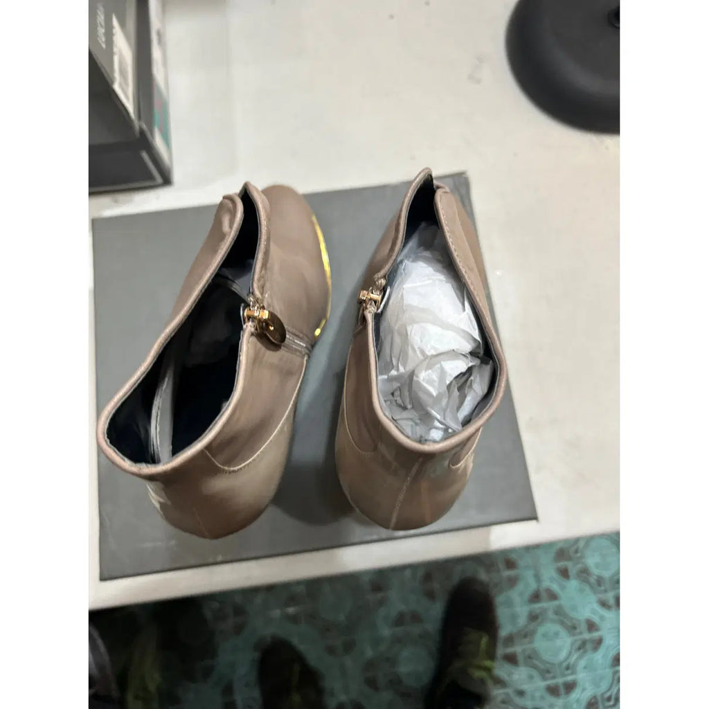 VC-36808931 – Foto originale Vestiaire 7