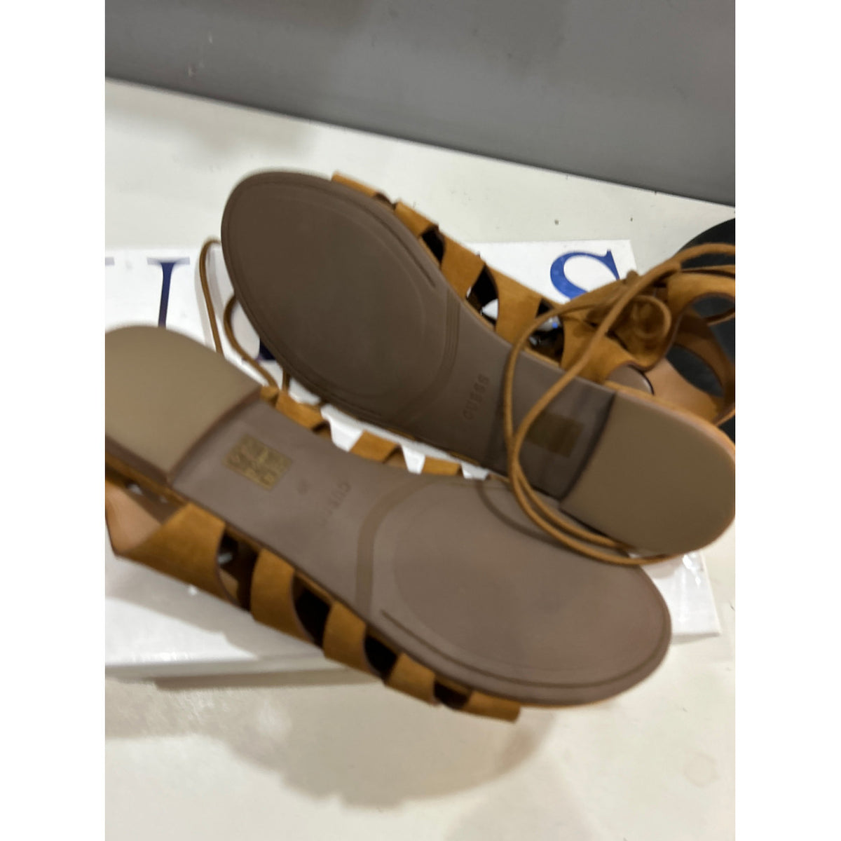 Sandali GUESS
